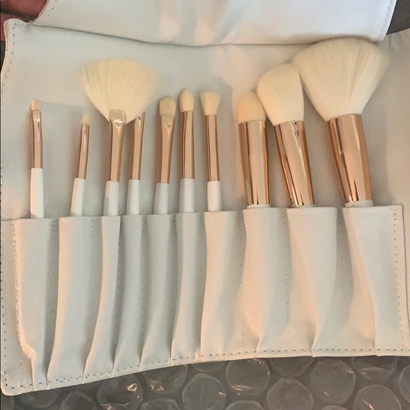 La Beauté Soi - makeup brush set - Picture 9 of 9